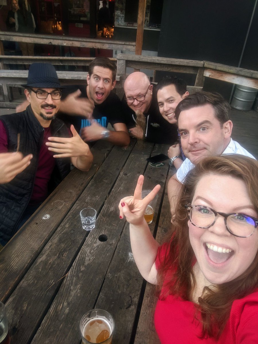 adriennefriend's tweet photo. REdeploy the conference was terrific, and one of my favorite parts was hanging out with a few of my fellow Vericans -- @dtauvdiodr @wickett @caseyrosenthal -- and friends @wcgallego @ThaiWoodHere @barryoreilly @sprkyco !! 🎉🍻🎉 #REdeployConf https://t.co/Cutj1wlANC