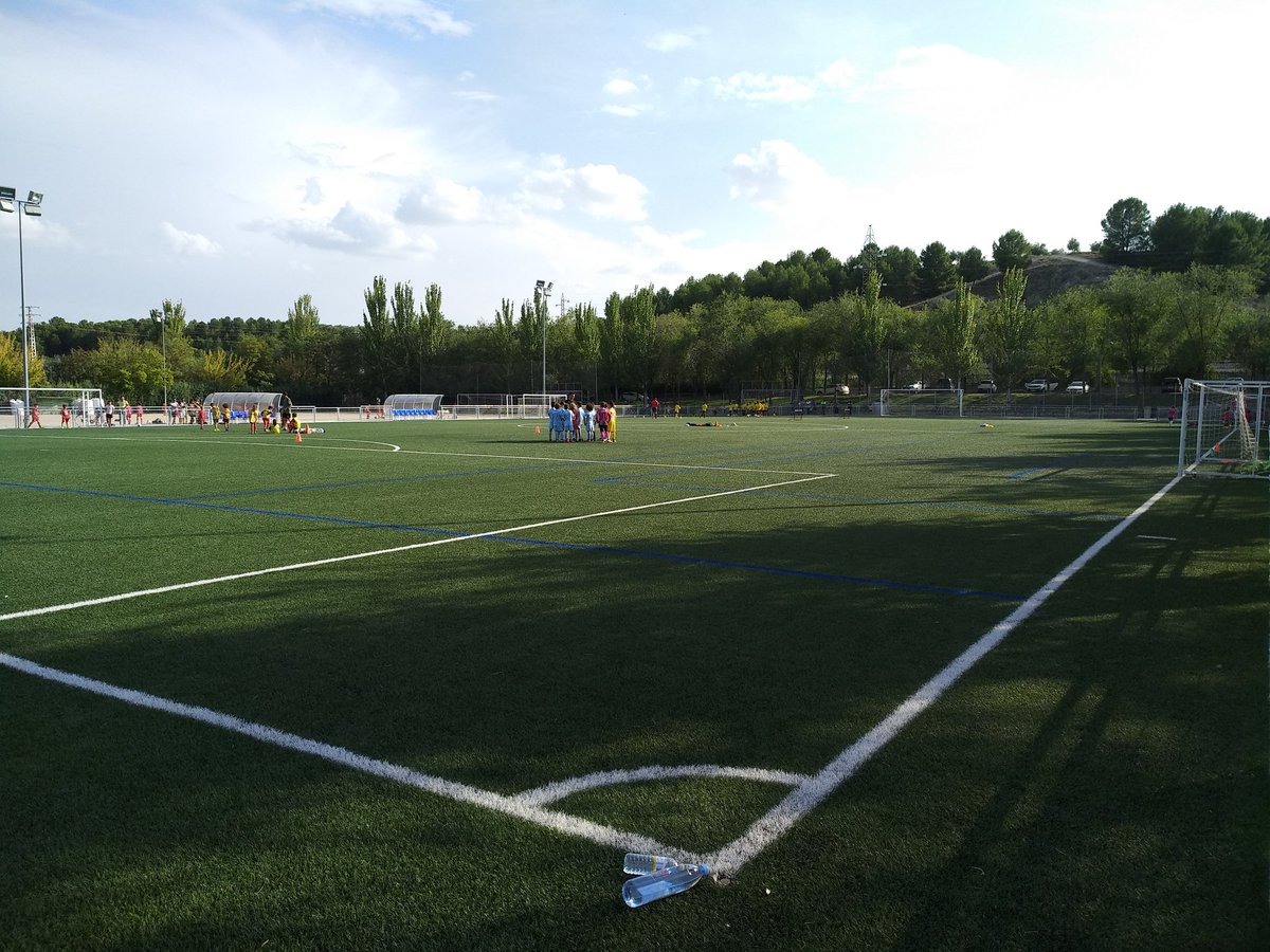 IveroValdemoro's tweet photo. 📢El #sábado día #26Oct jugaremos en #casa 🏤 junto a la .@EFValdemoro y a su afición en #partido ⚽ de la #jornada4 de #liga #INFANTIL a disputarse
a las ⌚1️⃣0️⃣: 1️⃣5️⃣⌚
en 🏟️ #BOLITAS1 de #AIRON 🏟️
🔴 #VamosIvero
🔴 #APORTODAS
⚽ #COLIDERES #INVICTOS
🔴 #NOPARAMOSDECRECER https://t.co/HU7t6eGtX5