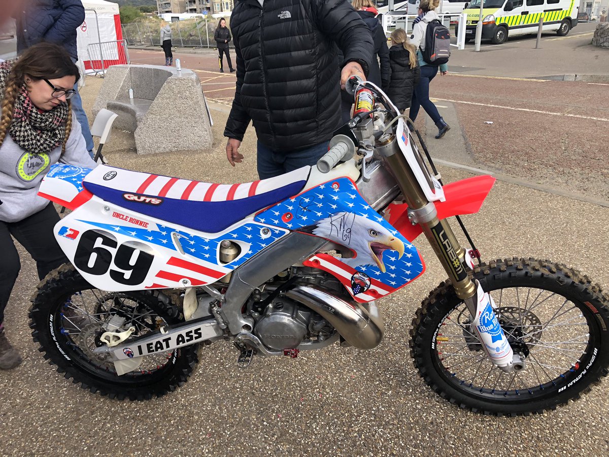 _Advantage4Vans's tweet photo. @Ronnie_Mac69 where were you today Ronnie, came to WBR just to see you in action, seen you in the pits Before the start but not during the race, as a follower of you, I believe your agents sold tickets to not actually see you doing your stuff! You certainly got bums on seats! https://t.co/liRIT01phC