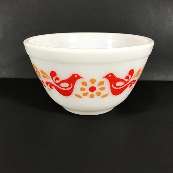 map2271's tweet photo. #Pyrex 401 "Friendship" Bird Nesting 1.5 Pint Mixing Bowl available on #etsy from #HodgePodgePam https://t.co/y9YO9YTCol via @Etsy
#shopsmall #ebayROCteam #pyrexforsale #vintagekitchen #cooking #baking https://t.co/KRzzlS5cPh