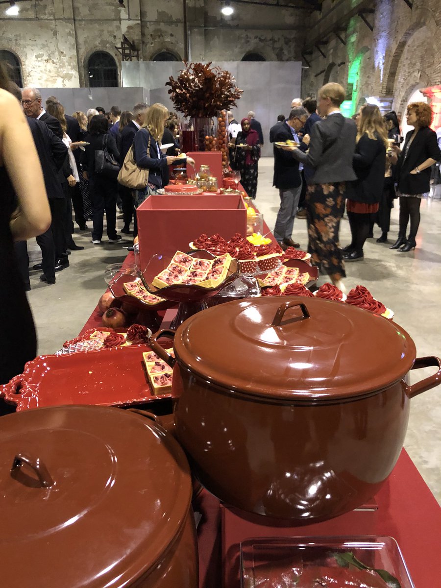 DrMalinaM's tweet photo. Amazing buffet on the Networking dinner of #IPNA2019 in the colours of Italian flag 🇮🇹 Great venue in #Venice Arsenal | Many thanks to organisers @2019Ipna @IPNA_PedNeph https://t.co/Ab0zXWj9FF