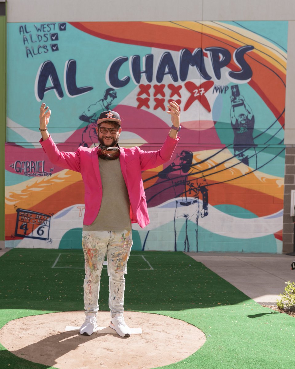 astros's tweet photo. Behind the scenes of another masterpiece.

The newest mural can be found at the Baybrook Mall! 🤘 https://t.co/ff95A8mMCH