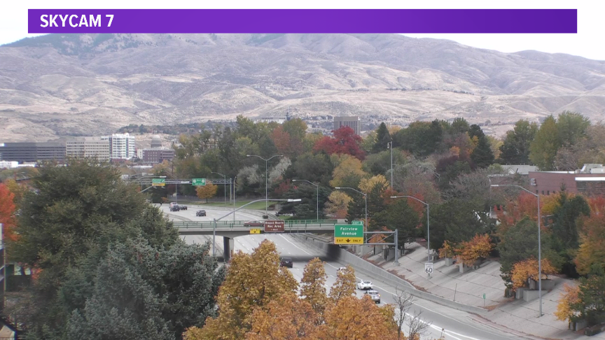 BriEggers's tweet photo. Thank goodness the wild wind yesterday didn't take down all of our pretty leaves. There's still a lot of vibrant color to enjoy!  We'd love to see your fall pics too (#7fall)!  #IDwx #KTVB #KTVBfall #skycam7 https://t.co/z9i0bIqD1O