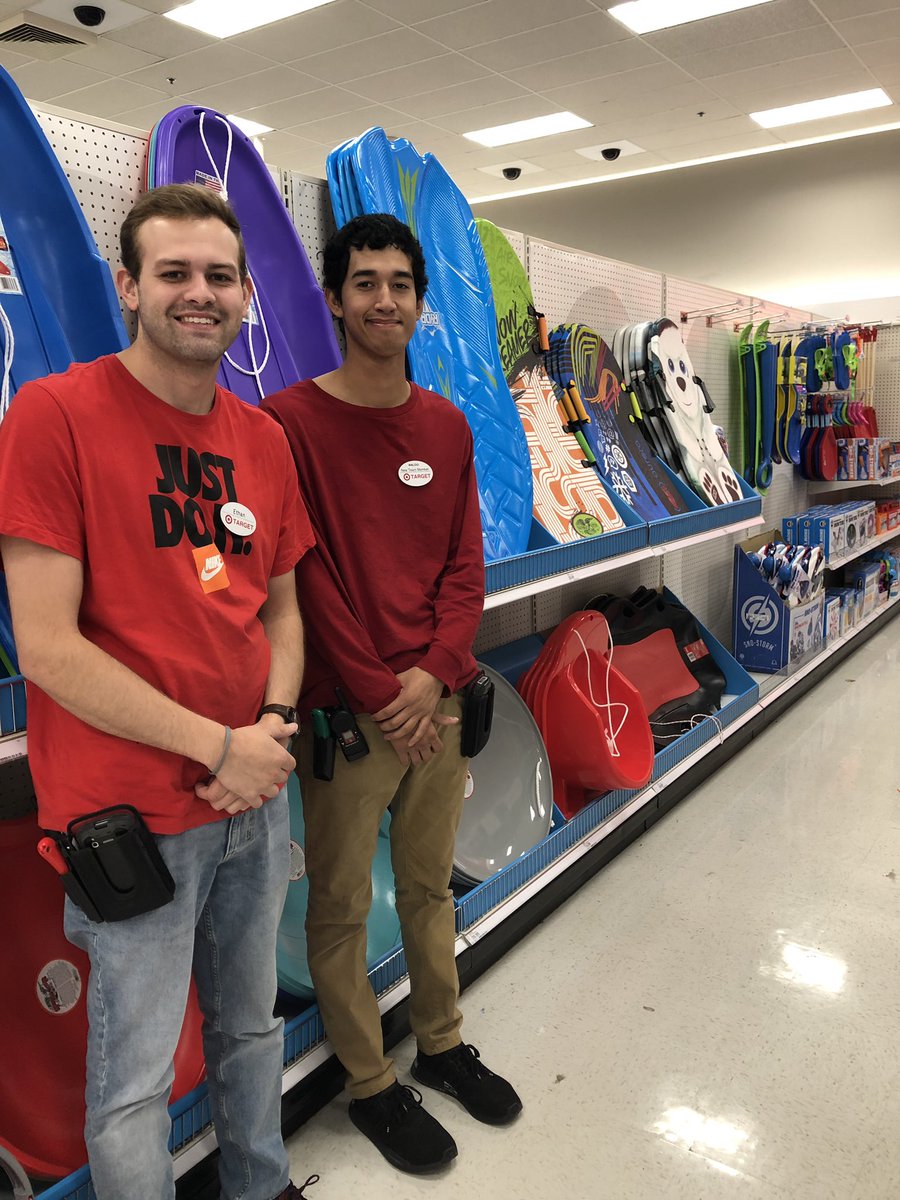 We’re ready for snow at #T0663 thanks to Ethan and new team member Waldo! ❄️❄️ @WendyfromTarget @emily_lindaaaa