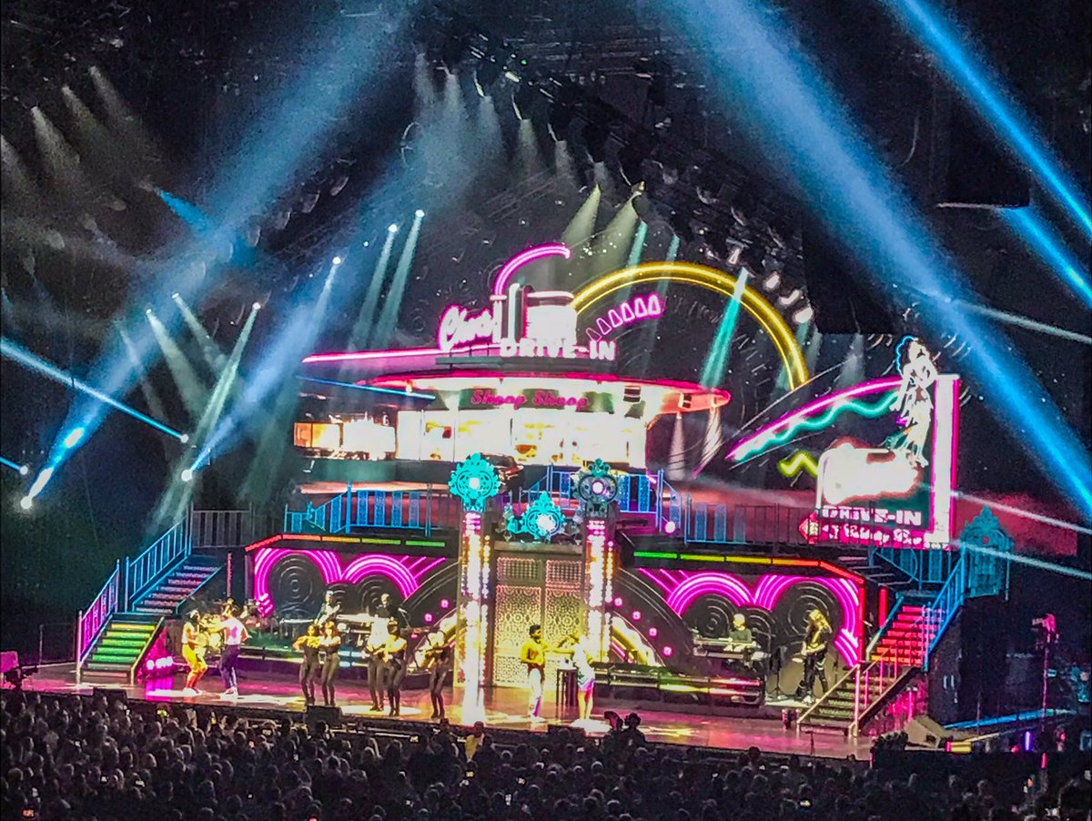 KaSpill's tweet photo. Absolutely amazing night enjoying every single moment of the incredible @cher #HereWeGoAgainTour extravaganza @TheO2 #Cher #ChElvis https://t.co/Q6AlIg15IZ