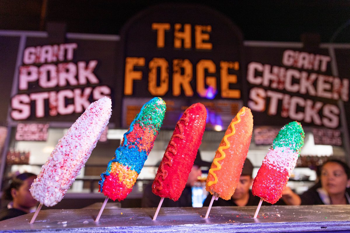 The Queen Mary’s Dark Harbor tweet media