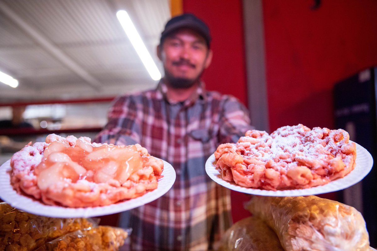 Fuel your fear with a wide array of grubs &amp; pubs to feed your monster appetite. 🍗🍭🌮🍦🌽What eats are your eyeing 👀for your visit to #DarkHarbor2019?