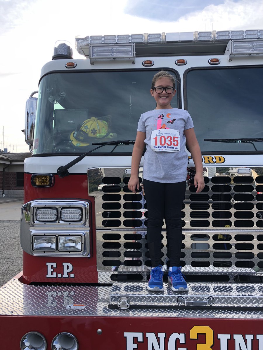 msmoura11's tweet image. Weekend recap #freaky5k #unicornpuppy #epfd