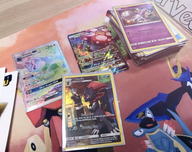 Tales_of_Taylor's tweet image. Pokémon prelease was decent for me!! #CosmicEclipse