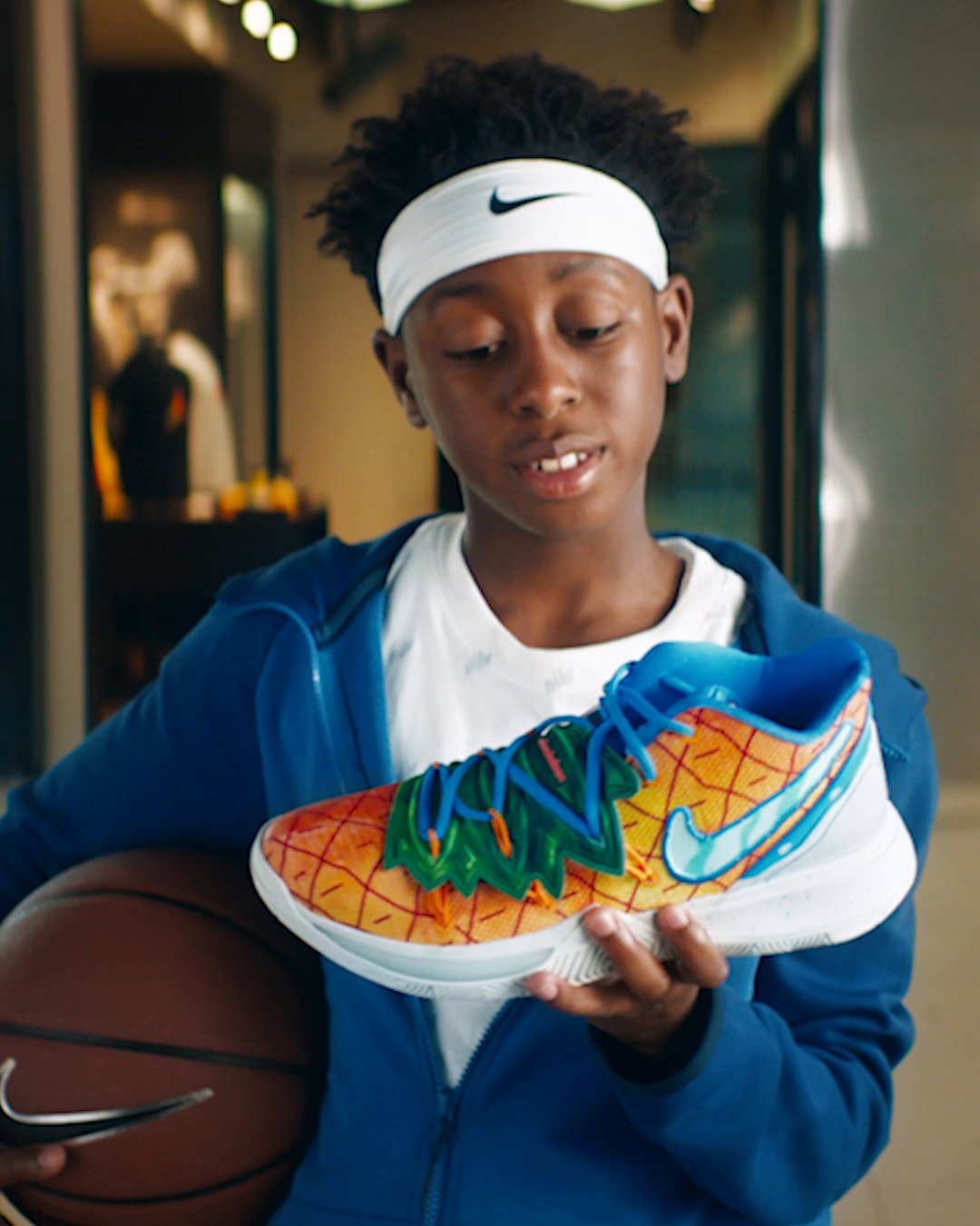 Kyrie 5 pineapple top house foot locker