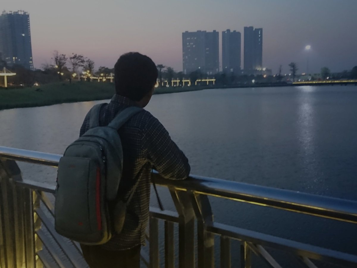 Di ujung kisah, kita pasti akan pulang.

#lake #kotadeltamas #mondaymood