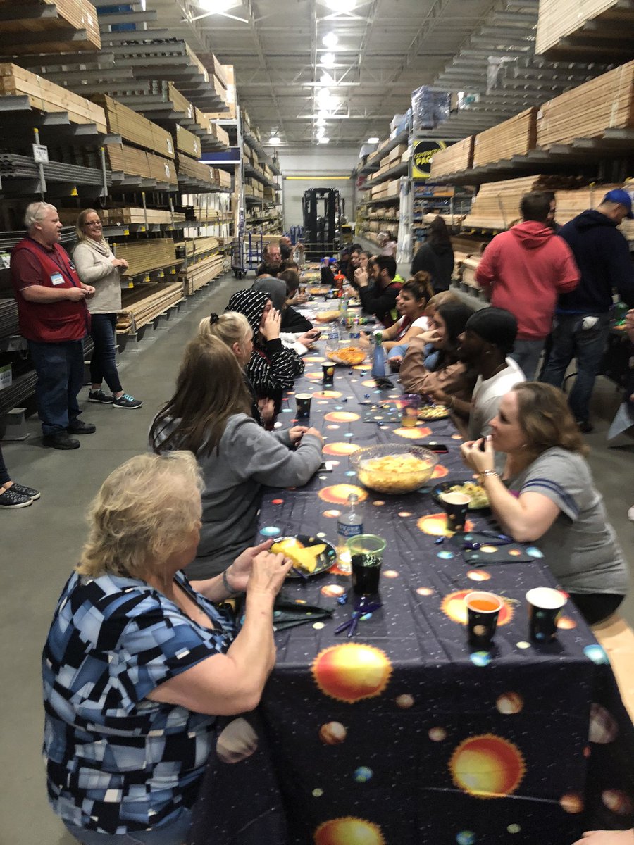 Monicamwelter's tweet image. The best part about tonight was meeting my cashiers family! I don’t think anyone came alone. It was awesome! Love you guys! #family #notjustwork #stonystars #simplythebest @feil_james @Legler1363 @ASMX2233