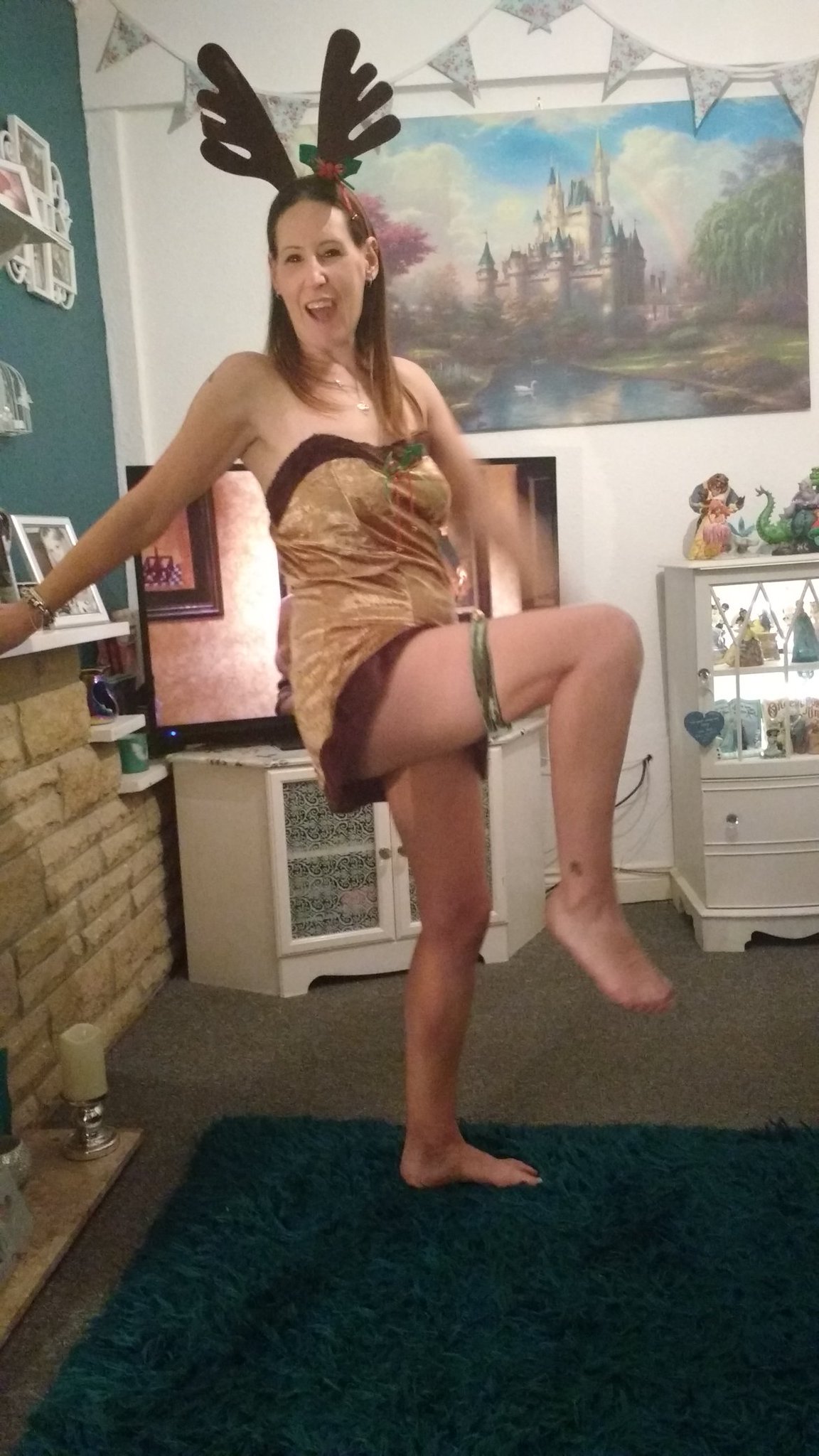 1 pic. Getting ready for #xmas porn videos. Trying on different outfits. Heres a reindeer outfit idea. Let me know what you think. X @LuciferPromo @PromoteBeauty @RobertGiguere59 #Christmas #AmateurHour https://t.co/qgOdtlODvc