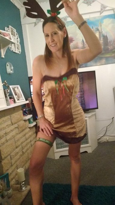 💕Alexarose 🌹 - 2 pic. Getting ready for #xmas porn videos. Trying on different outfits. Heres a reindeer outfit idea. Let me know what you think. X @LuciferPromo @PromoteBeauty @RobertGiguere59 #Christmas #AmateurHour https://t.co/qgOdtlODvc