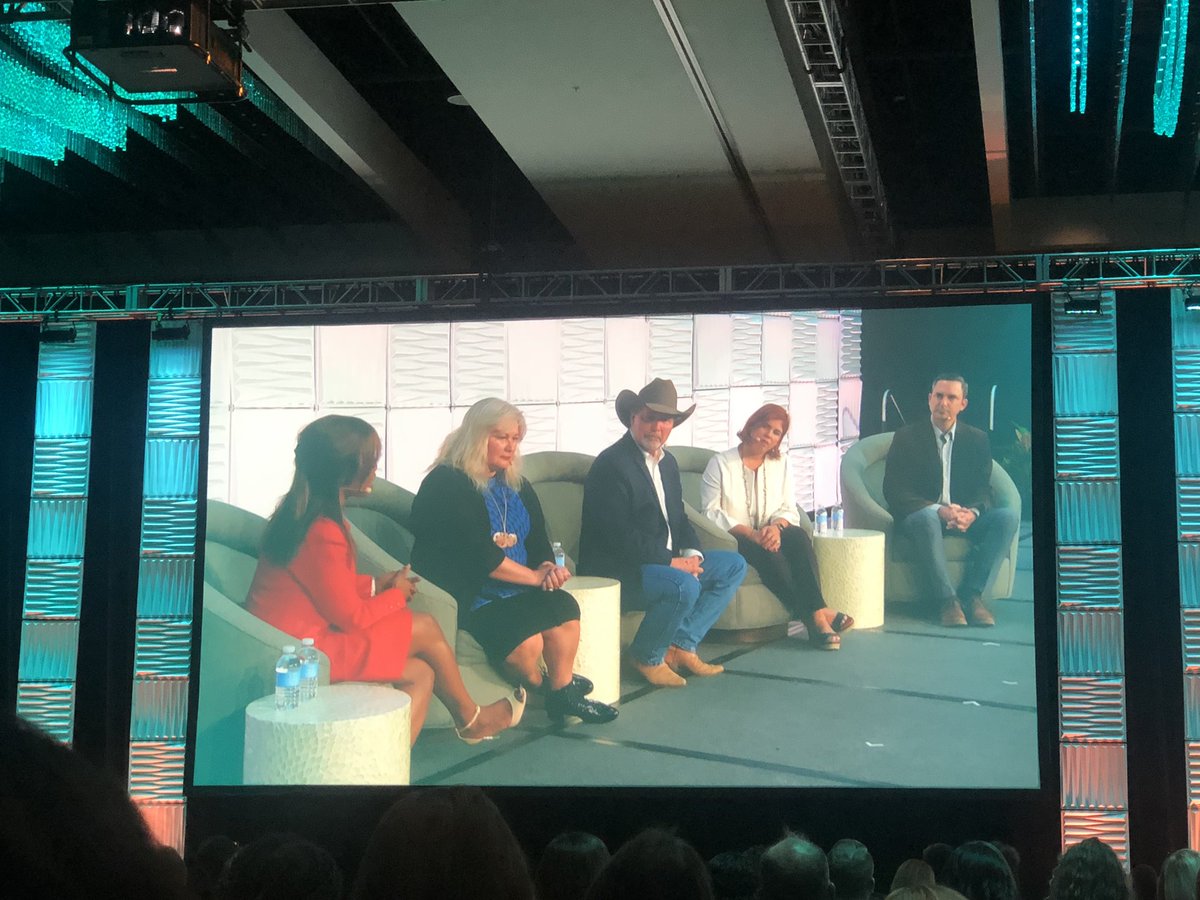 MichelleRenfrew's tweet photo. Powerful message from panelists at  #prsaicon session, “Facing the Unimaginable: Unfathomable Crises That Forever Changed Cities, a Commonwealth and a Country," ...
“this tragedy does not define us.” https://t.co/YvT7KNoAgv