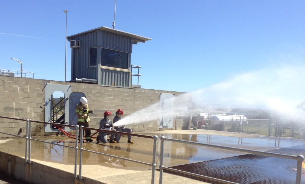 OldMechHead's tweet image. Participants of the #FORCOMD Soldier of the Year are challenged in a immersive environment at @Australian_Navy School of Survivability and Ship Safety #Fire = burning #Water = drowning truly a new environment for @AustralianArmy @AusAirForce personnel