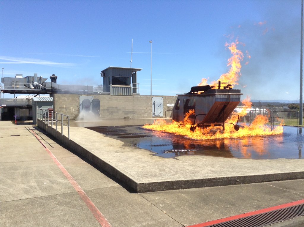 OldMechHead's tweet image. Participants of the #FORCOMD Soldier of the Year are challenged in a immersive environment at @Australian_Navy School of Survivability and Ship Safety #Fire = burning #Water = drowning truly a new environment for @AustralianArmy @AusAirForce personnel