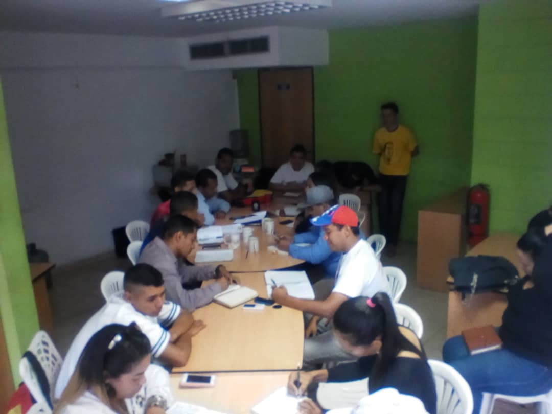 MJPRSCARABOBO10's tweet photo. Carabobo Reunion y planificación con la estructura estadal vanguardia y enlaces municipales para las nuevas orientaciones de la misión Robert Serra direccionada por nuestra presidenta Mayerlin Arias https://t.co/coMglguvVL