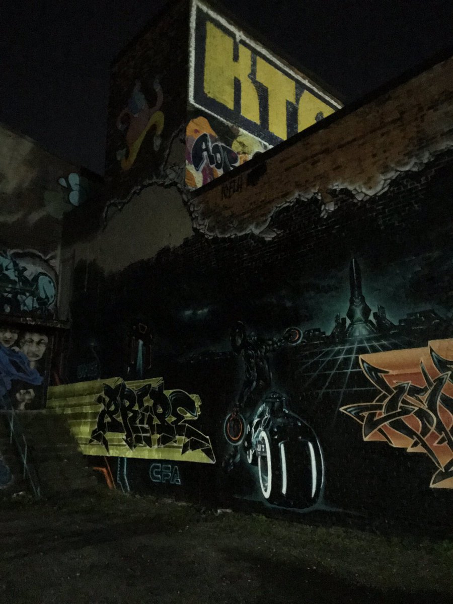 Jord_Cumberland's tweet photo. Went on the downtown #HamOnt ghost tour with @hauntedhamilton this weekend - it was full of spooky stories & such interesting history about Hamilton ππ» I highly recommend you check out their events!! #stayspooky #BurlON #hauntedhamilton #ontario https://t.co/MkRLsRo83i