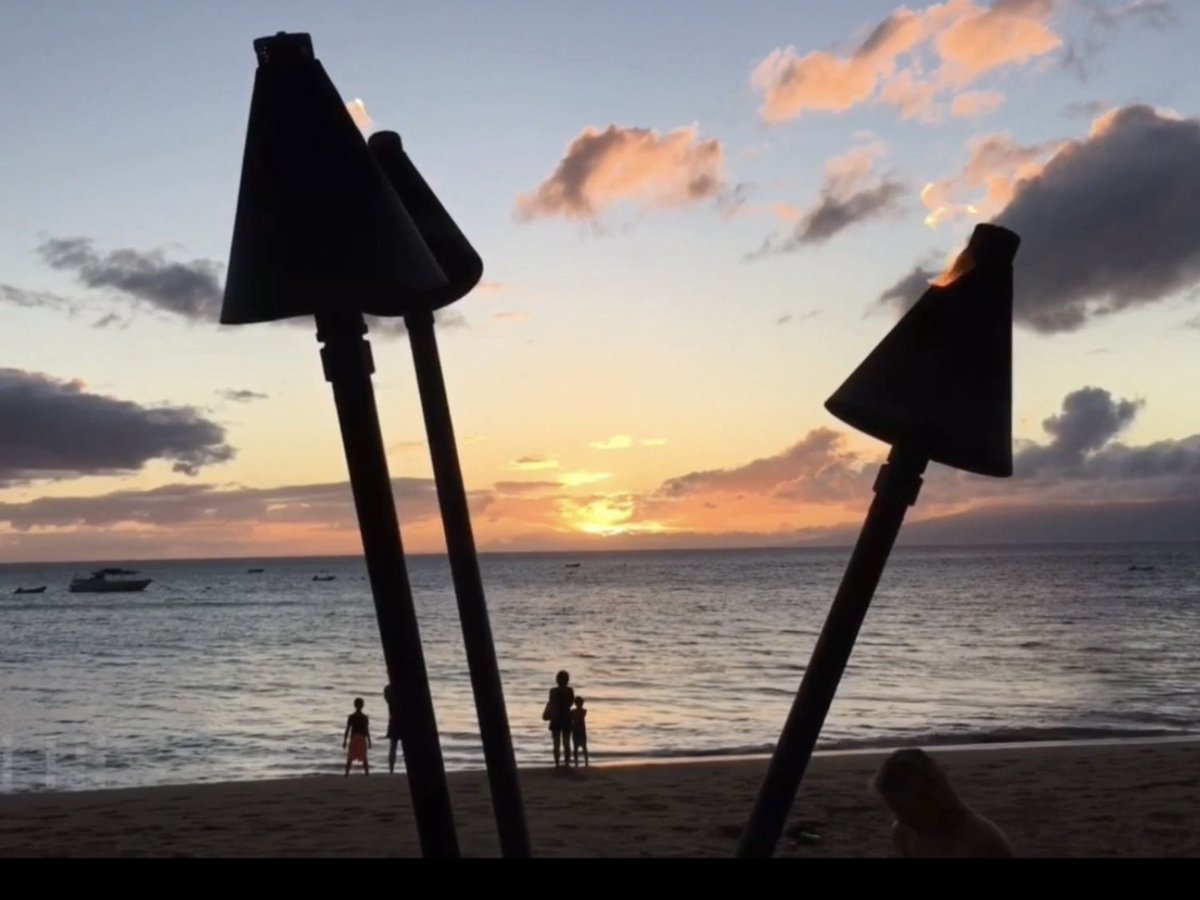 ucfoodietv's tweet image. Wowie! Maui As Fabulous as You Think! Great sushi, a classic MaiTai you can only get by watching. We Then we hit Giada's in Vegas.  buff.ly/33FCkGf #Maui #MauiSheraton #GiadaLasVegas #travel #food #wine #mixology #golf #UndercoverJetsetter #JohnDaly #SusanAnzalone
