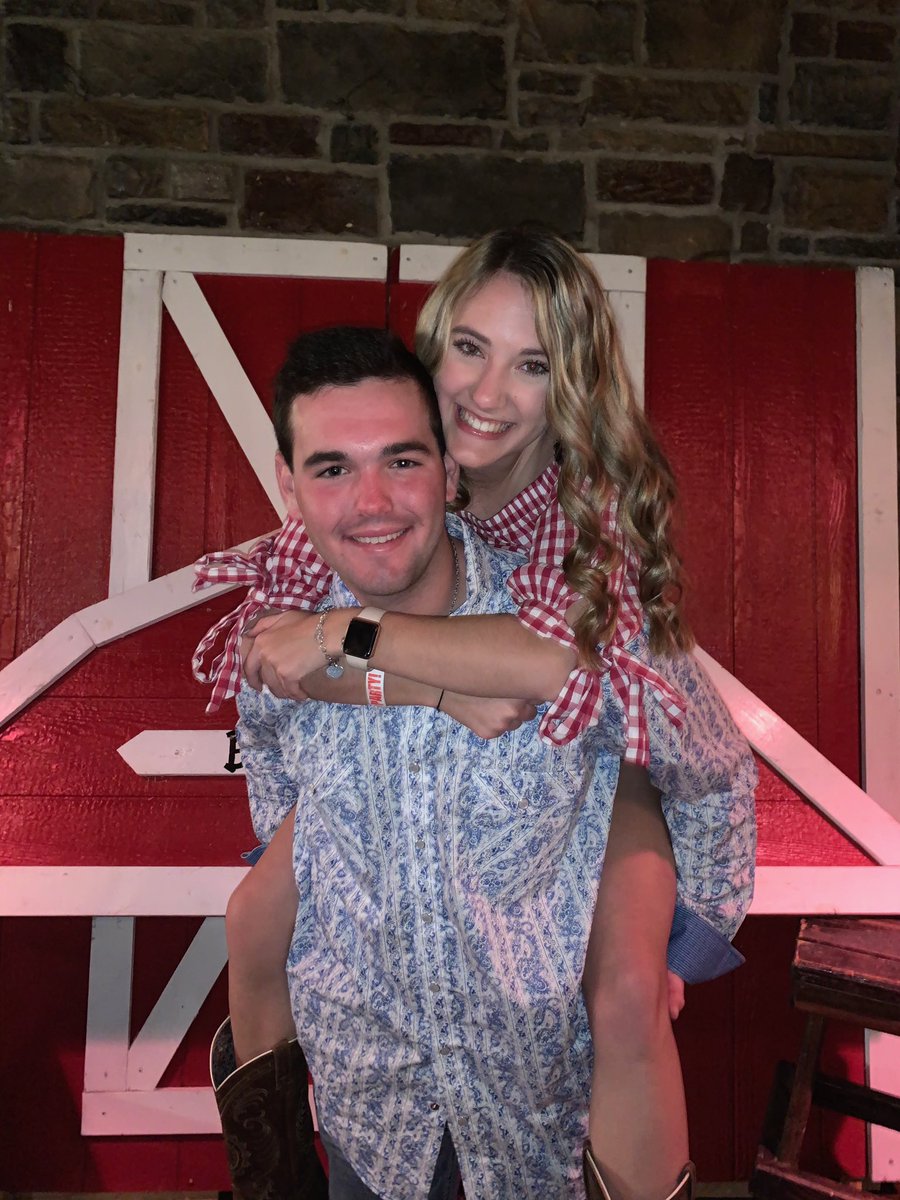ColinRuby4's tweet photo. First date party was a success!! https://t.co/BryNMZCbrk