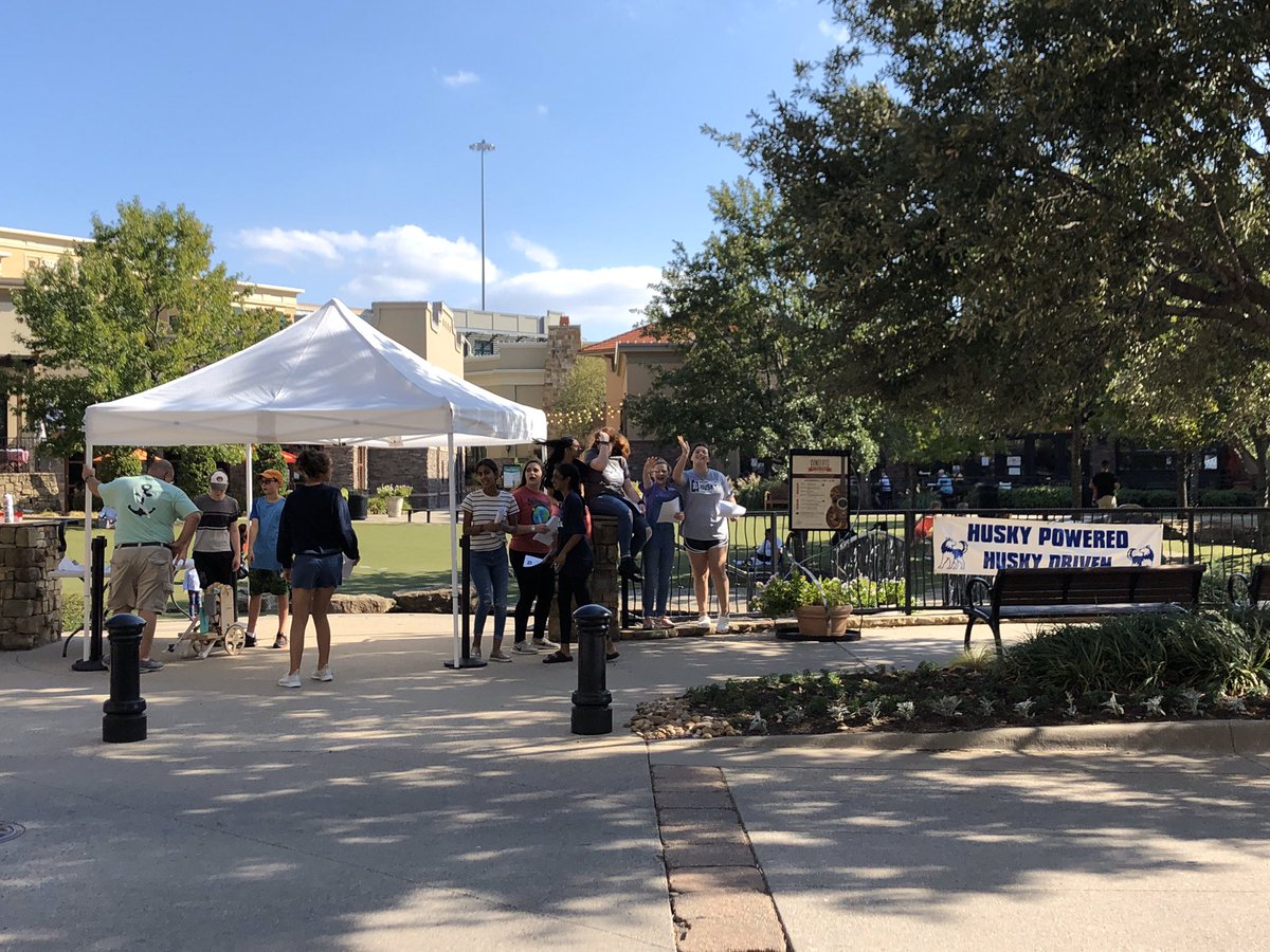 This afternoon we hung out at Watters Creek and promoted fallenlinemenfoundation.com a site that raises money for injured linemen and their families. #HuskiesRobotics #ThankALinemen #CoCoBEST2020 #OffTheGrid