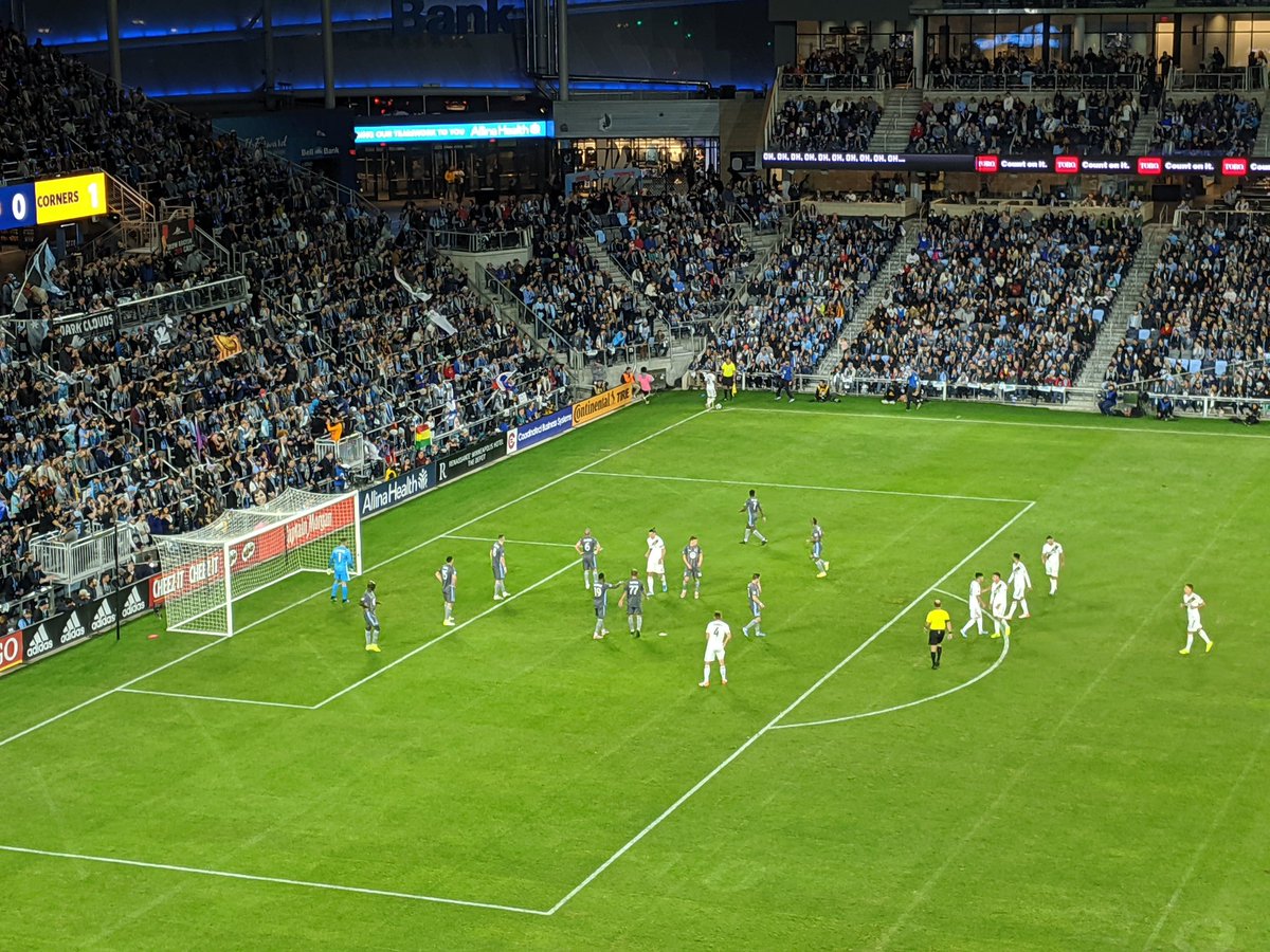 RossWB's tweet image. #GoLoons