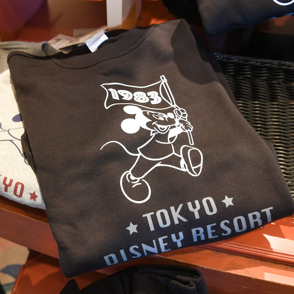 Mezzomikiのディズニーブログ Ar Twitter チャンピオンプロデュース ミッキーの東京ディズニーリゾートデザイントレーナー本日発売 T Co Ga1kupgwsu Mezzomikiのディズニーブログ Ar Twitter チャンピオンプロデュース ミッキーの東京ディズニーリゾートデザイントレーナー本日発売 T Co Ga1kupgwsu