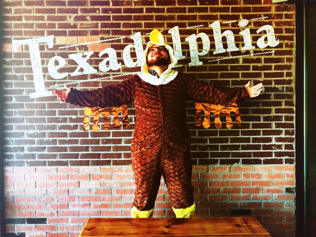 thehalftimecrew's tweet image. meet DROOPY the misunderstood @dallascowboys fan || he was born an Eagle, but lives life as Cowboy fan!!!
•
#DALvsPHI #filthyeagles #dallas #nfl100 #do214 #gameday #ESPN #1053thefan #fun #friends #family #comedy #CowboysNation #DallasCowboys  #wedemboyz #thehalftimecrew