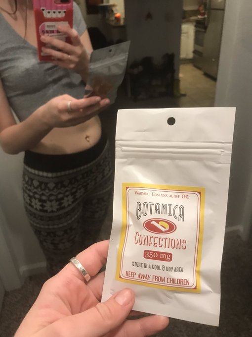 Edibles and pumpkin carving tonight 🙈 https://t.co/NSSEWX9Dv3<a href="/tag/newprofilepic"class="tags"><span>#newprofilepic</span></a>