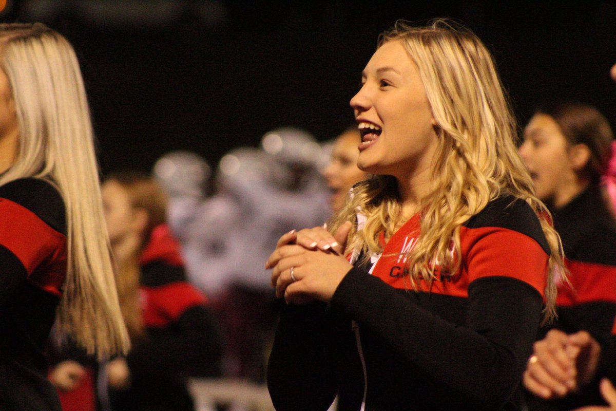 efhs_media's tweet image. SENIOR SPOTLIGHT: Congratulations to our very own staff member, Sam Large, on her senior night! We love you!