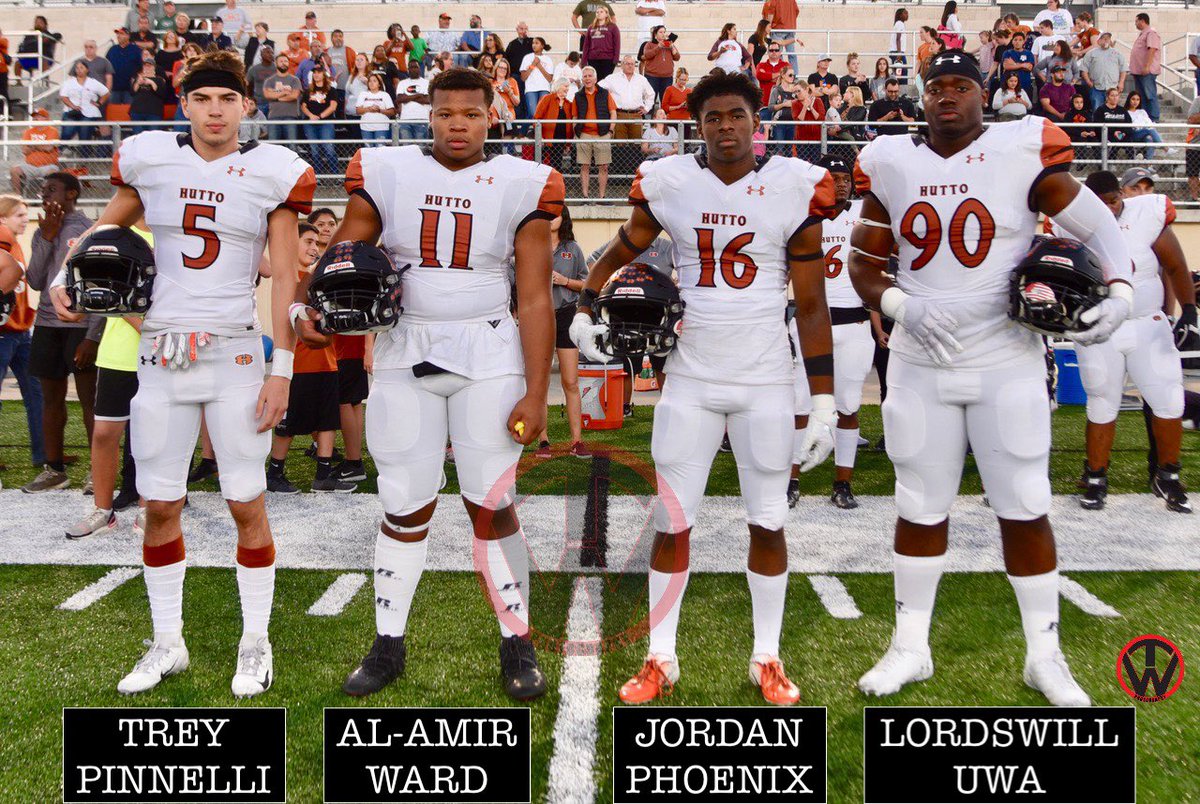 timwalter44's tweet photo. #TeamCaptains #HuttoVersusCedarPark #HuttoHipposFootball #HippoNation @TreyPinnelli @ward1918 #JordanPhoenix @KVNGWlll https://t.co/THRxqr78Bj
