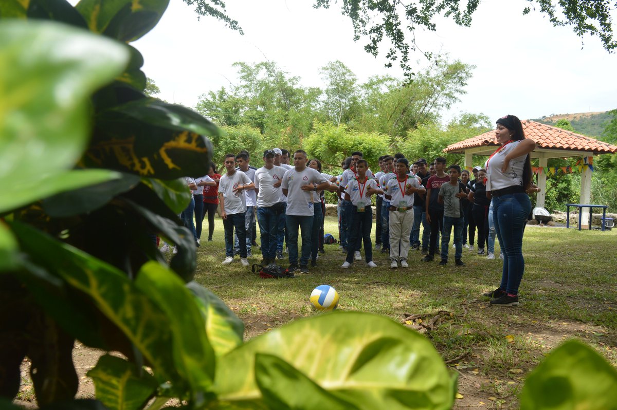 Indenorte en cabeza del director <a href="/DavidAlvaradoMu/">David Alvarado Muñoz</a> , estuvo presente en el campamento 🏕 juvenil Dpatal, que se realizó en el ecoparque del Municipio de los Patios. Un programa que se viene realizando hace 5 años en el departamento, con la Coordinadora Maria Olanda.<a href="/MinDeporteCol/">Ministerio del Deporte</a>