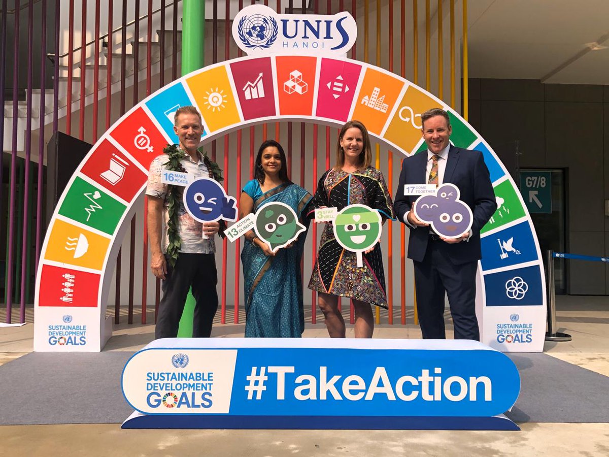 It's UN day at #UNISHanoi - time to celebrate our diversity, highlight the importance of the #GlobalGoals and make a commitment to #TakeAction for the #SDGs - #whatisyourgoal ? #uniquelyunis