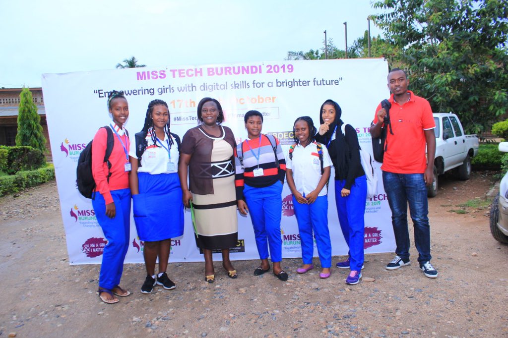 BIHUB3's tweet photo. “La limite entre l’impossible et le possible est la détermination.” Témoignage de Mme Eurwane  la seule haut cadre technicienne d’ @EconetBurundi  #MissTechBurundi  @cynthianik https://t.co/ccojYNpD6J
