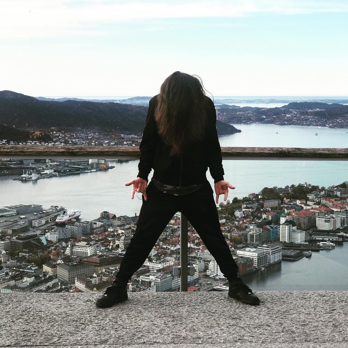 Myles31R's tweet photo. The pose #bergen #Norway #suicideboys #view https://t.co/wo7q0NTA0d