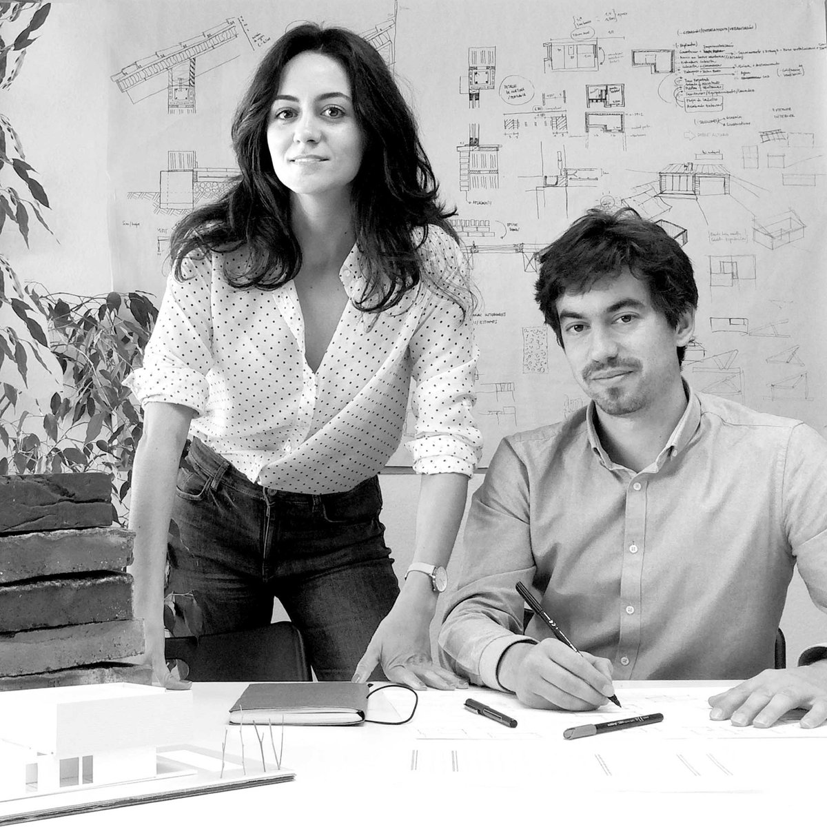 musacmuseo's tweet image. Releyendo a #PradaPoole como precursor de la sostenibilidad en la #arquitectura. Mañana a las 19h. visita a la exposición "La arquitectura perecedera de las pompas de jabón" con los arquitectos @ItziarQuiros y Pablo López Presa. Gratuita musac.es/#programacion/…