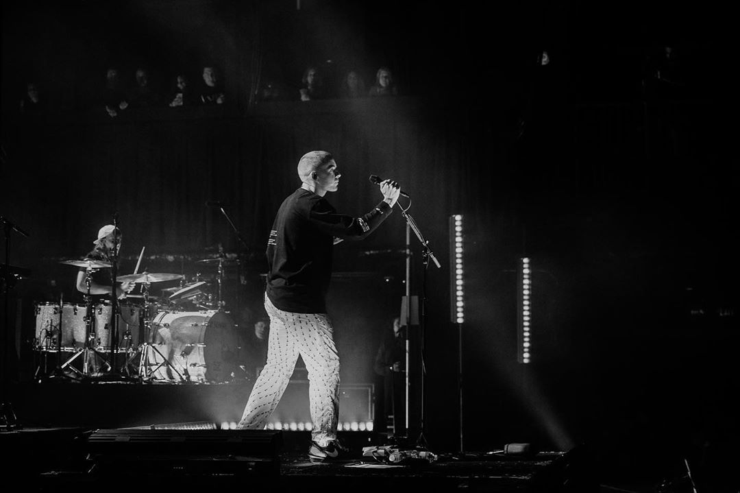 DermotKennedy's tweet photo. Boston, you made it feel like home!! It was so beautiful to be in your city again. Thank you for being there tonight X
.
📷 by @lucyfosterphoto https://t.co/fNzJrRZinC