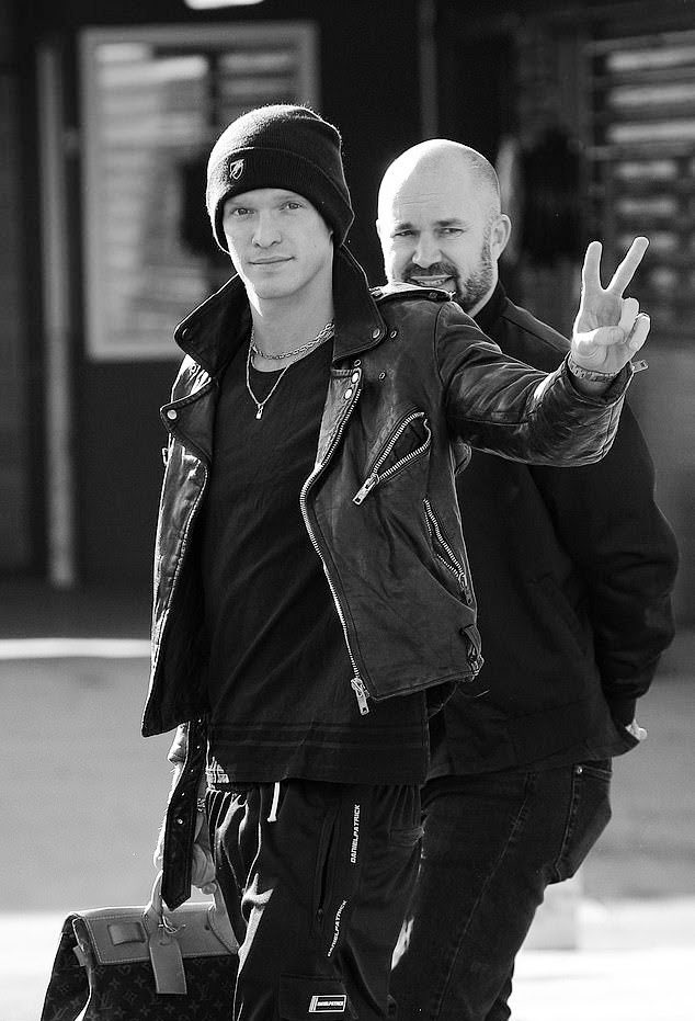 CS_HQ's tweet image. ✈️