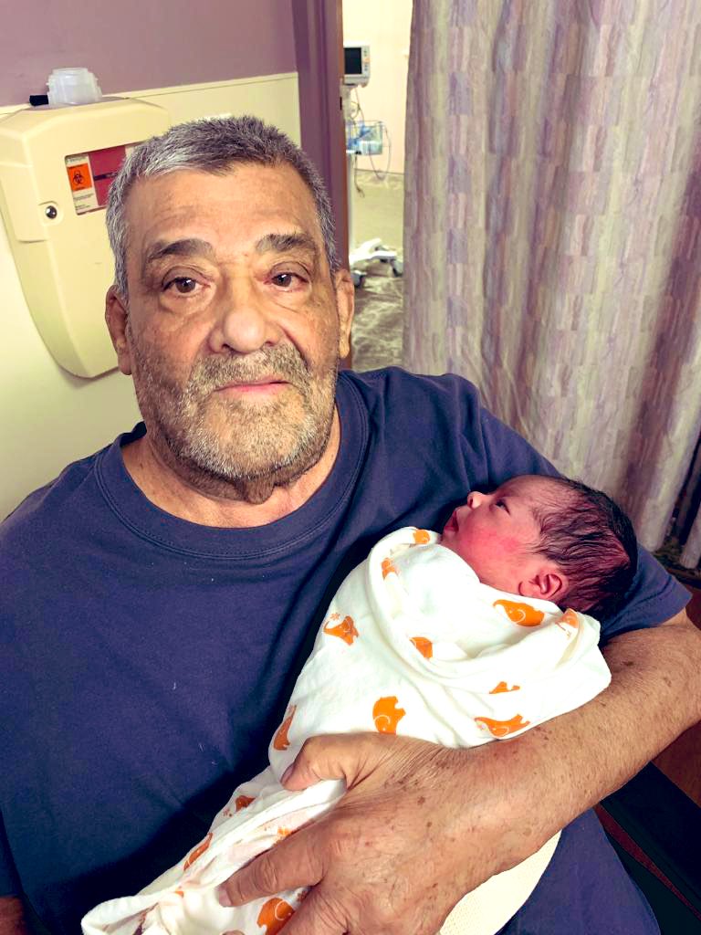 beelove91's tweet image. 💕💕💕💕#grandpa #babycousin #newestaddition