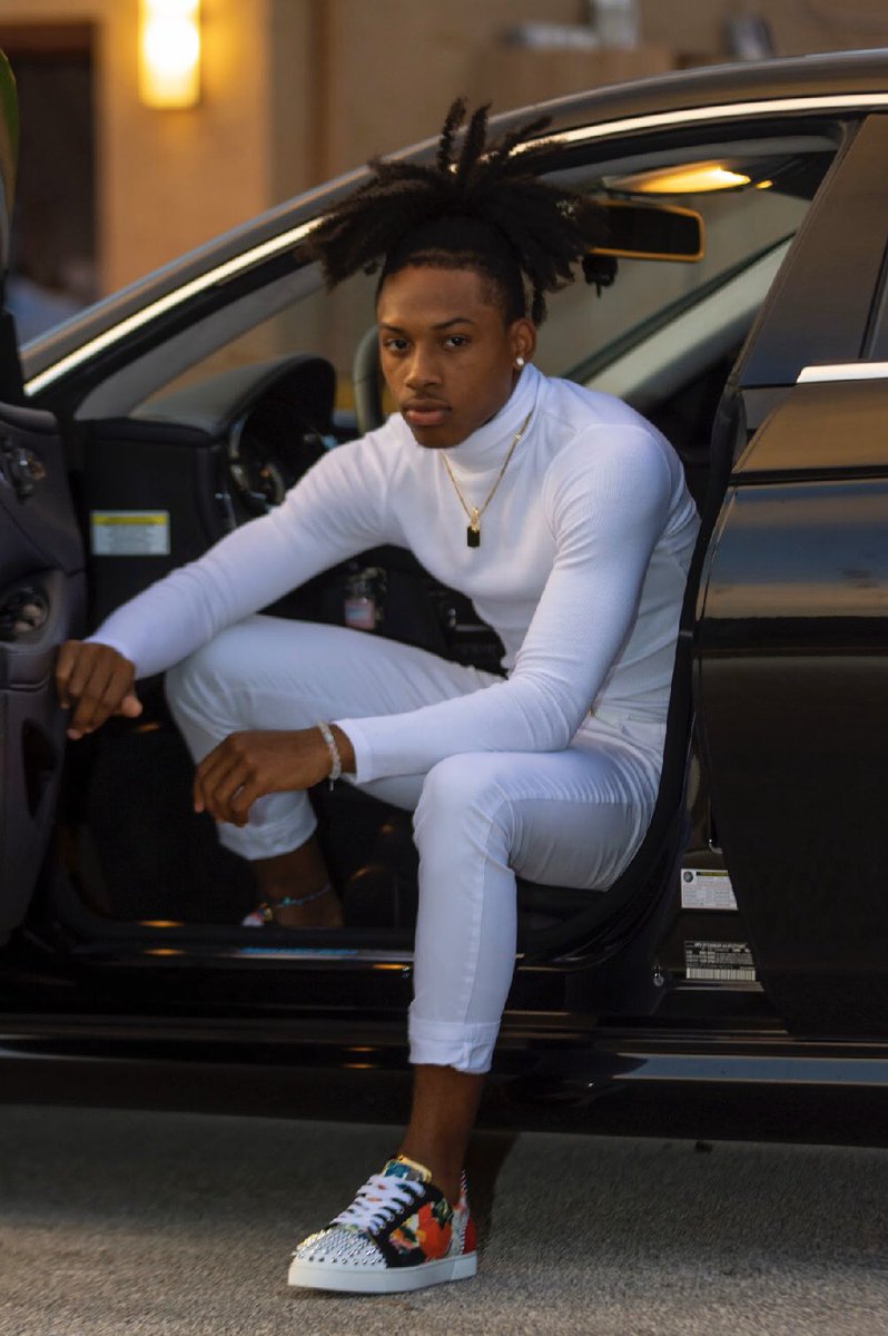 jayw5_'s tweet image. Expensive Fabric #HOCO2k19