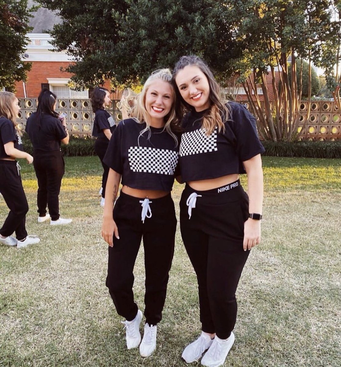 ougphi's tweet photo. We’re so proud of our girls for getting first overall, first large female organization group, first in parade, first in rah rally, first place board, and second place banner for homecoming!!!!🤩🤩 huge thanks to BYX and Phi Lamb for all their hard work!!🎉❤️ https://t.co/FAndJXyRDD