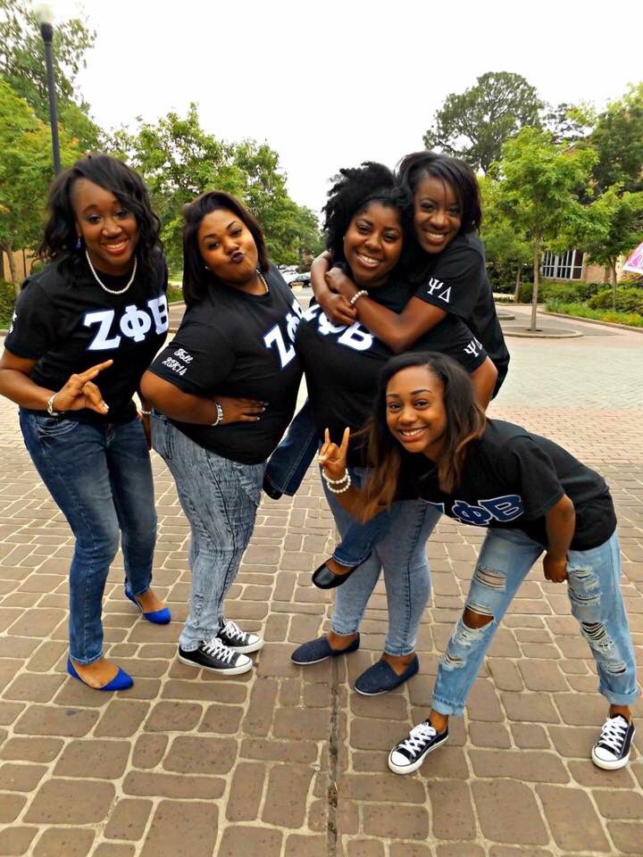 _Kourtnei's tweet photo. @NorfCackalack @_kimistryy had to drop us in this LS thread! We obviously don’t take serious pictures...ever! 😂 #Fall14 💙 https://t.co/8aQUI54IMf