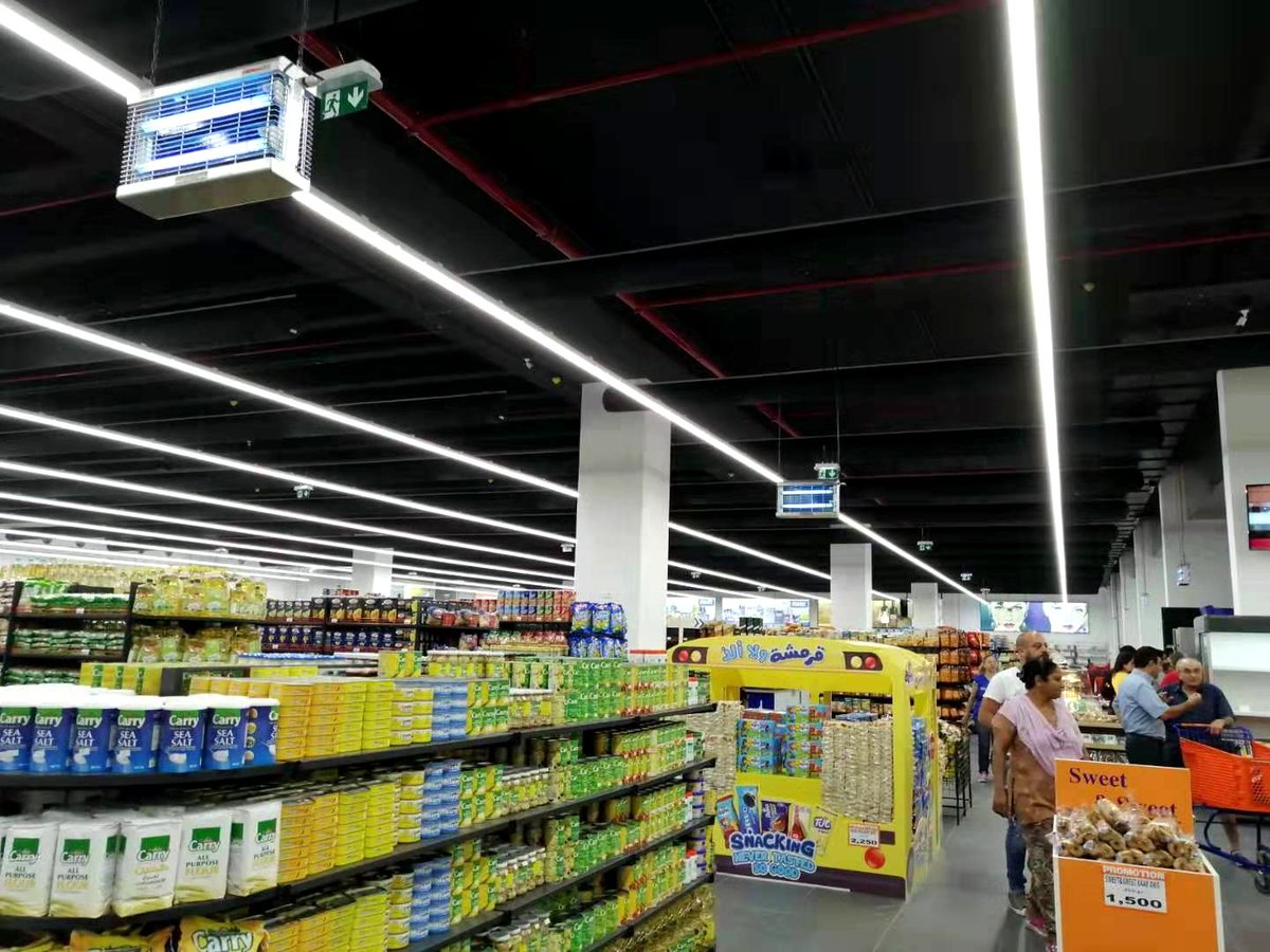 selfelctronics's tweet image. To modern supermarket, especially big supermarket chains, lighting is a part of corporate image.

Location: Chiyah, Lebanon

Simple shapes, straight lines and practical principle of the supremacy, all make it look more modern and create a pure and comfortable environment.