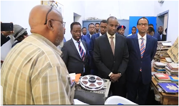 M_C_P_T's tweet photo. Le ministre de la communication chargé des postes et des télécommunications, Radwan Abdillahi Bahdon,  a effectué du 16 au 18 octobre 2019 une visite de travail dans la capitale somalienne, Mogadiscio https://t.co/8O4bO6monu