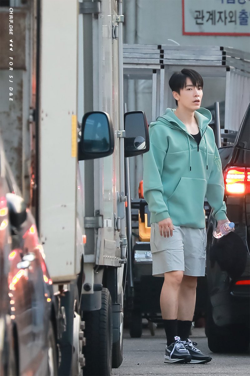 chukihyukhae415's tweet photo. 【HQ】 191020 인기가요 퇴근 
#Donghae #동해 
#슈퍼주니어   #superjunior   
#이동해 #leedonghae 
#SUPER_Clap   
@donghae861015
【Plz do not edit or remove logo.】 https://t.co/LdxTdHdEbM