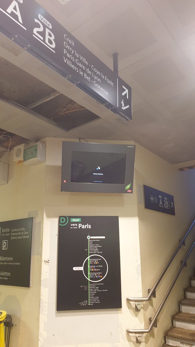 Rer D Sncf On Twitter Bonjour Merci A Vous Pour Ce Retour Vous Serait Il Possible De Me Faire Parvenir Le Numero De Cet Ecran Afin Que Je Puisse Effectuer Un Retour