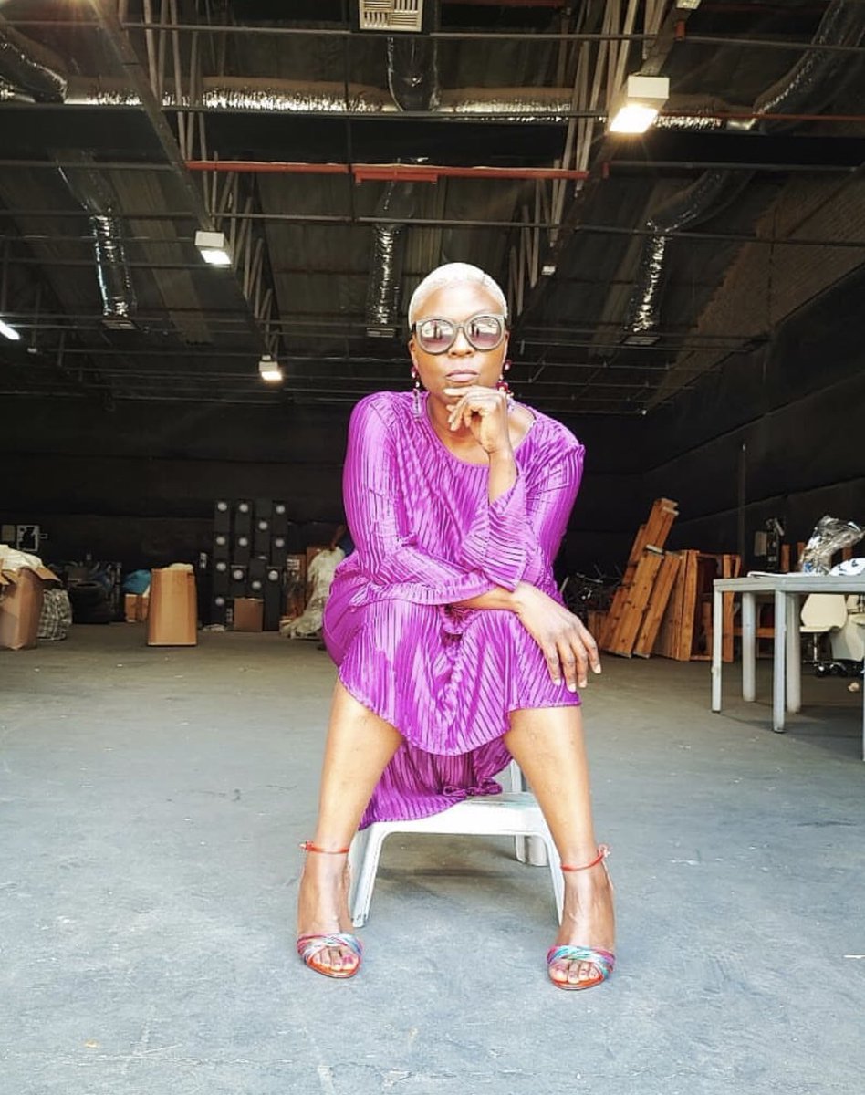 TonyKgoroge's tweet photo. This is one SA’s most creative person I know #actor #director #producer #artcurator #vintageart #conceptualizer #mywife may you have a great week and give solutions to our country through creativity. HELA YALO SANI !!! 😉@sthandik1 https://t.co/2iCVXc0CfL