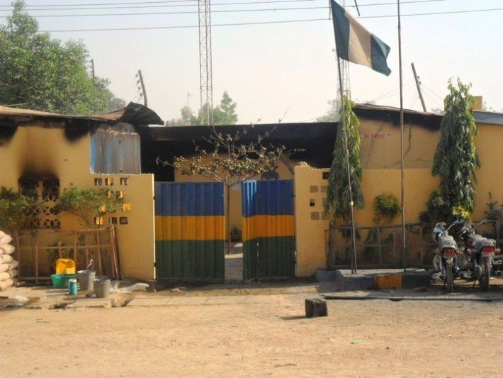 fisayosoyombo's tweet photo. In case you missed Part I, please find it here👇

UNDERCOVER INVESTIGATION (I): Bribery, bail for sale… Lagos police station where innocent civilians are jailed and criminals are recycled https://t.co/vBNAhgkIHe https://t.co/JokYCfDnJ4