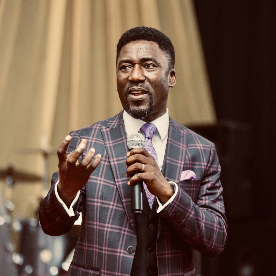 WaleAfelumo's tweet photo. As you go out this week, may God order your steps into His best for you. May you be at the right place at the right time, with the right people, experiencing the right results. May you collide with God's goodness all week, in Jesus name.
#MondayMotivation #YourStepsAreOrdered https://t.co/Ee8cpBOyOK